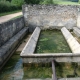 P&eacute;ronne-lavoir 3 dans hameau Les Michauds