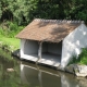 Aulnay la Rivi&egrave;re-lavoir dans hameau Villereau
