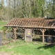 Moulins sur Y&egrave;vre-lavoir dans hameau Maubranches