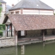 Saint Piat-lavoir 1 dans le bourg